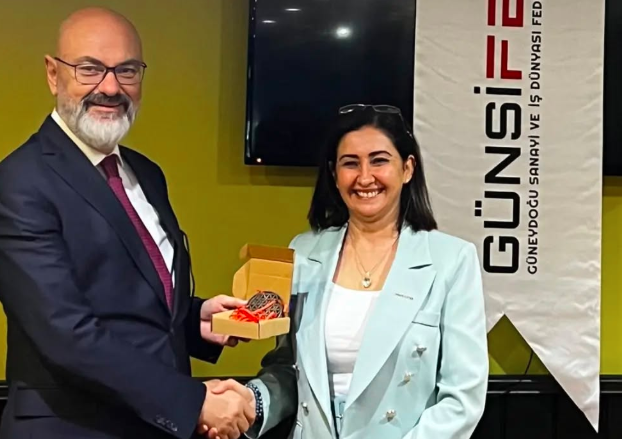 Gamze Balat Aşnük Başkanlığındaki yeni yönetim kurulu, görevi Enver Öztürkmen’den devraldı.